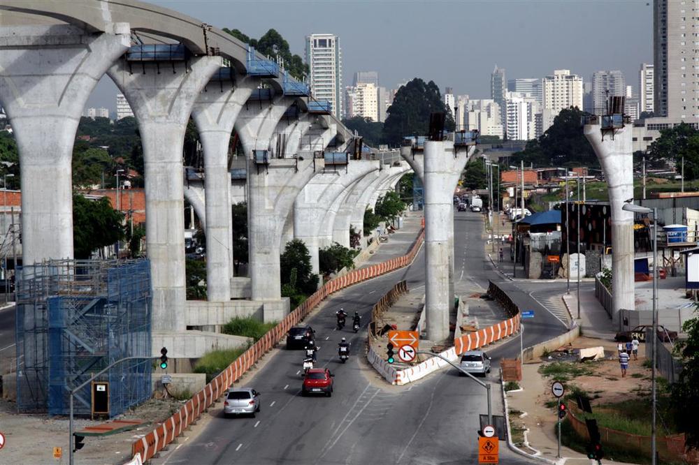 Unvollendet: Die neue Metrolinie 17 in São Paulo hätte schon zur Fußball-WM2014 fertig sein sollen. 2017 ist sie immer noch im Bau.
