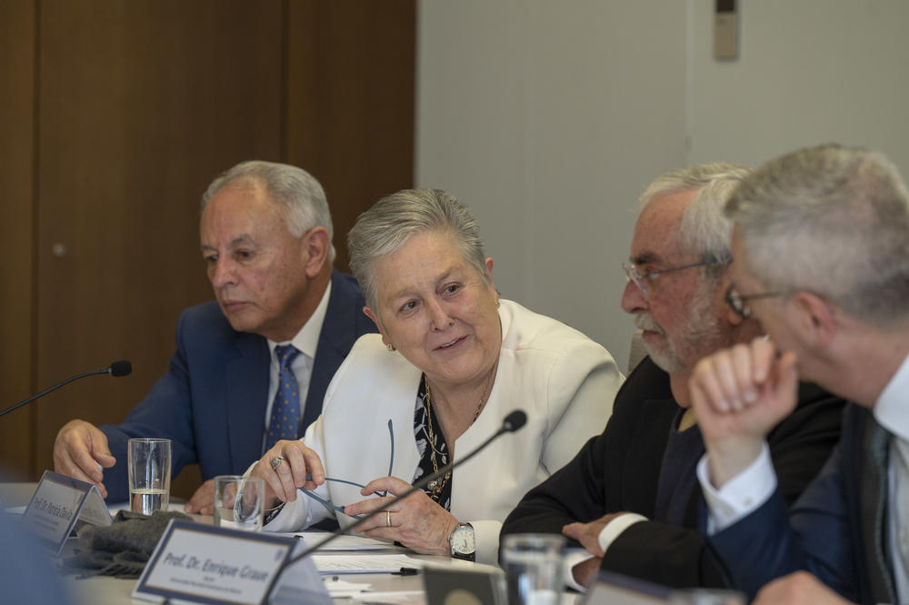 Im Gespräch (von links): Prof. Francisco Trigo Tavera (UNAM), Prof. Patricia D. Dávila (UNAM), Prof. Dr. Enrique Graue Wiechers (Rector UNAM) und Prof. Dr. Günter M. Ziegler (Präsident der Freien Universität).