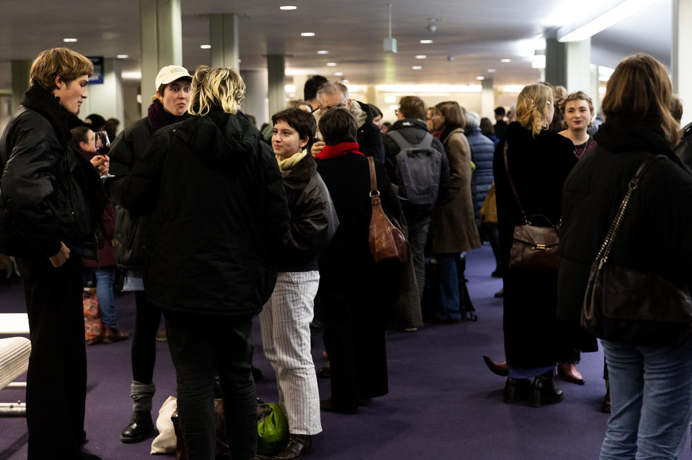 Nach der Vorlesung: Empfang im Foyer der Silberlaube.