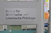 In hell erleuchteten Räumen der Rost-und Silberlaube finden Studierende das Institut für Griechische und Lateinische Philologie.