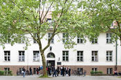 1959 zog das politikwissenschaftliche Otto-Suhr-Institut in das Gebäude in der Ihnestraße 22.