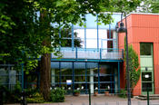 Das Institut für Veterinär-Physiologie am Standort Düppel befindet sich im Oertzenweg 19b. Hier sind insgesamt sieben weitere Einrichtungen des Fachbereichs angesiedelt.