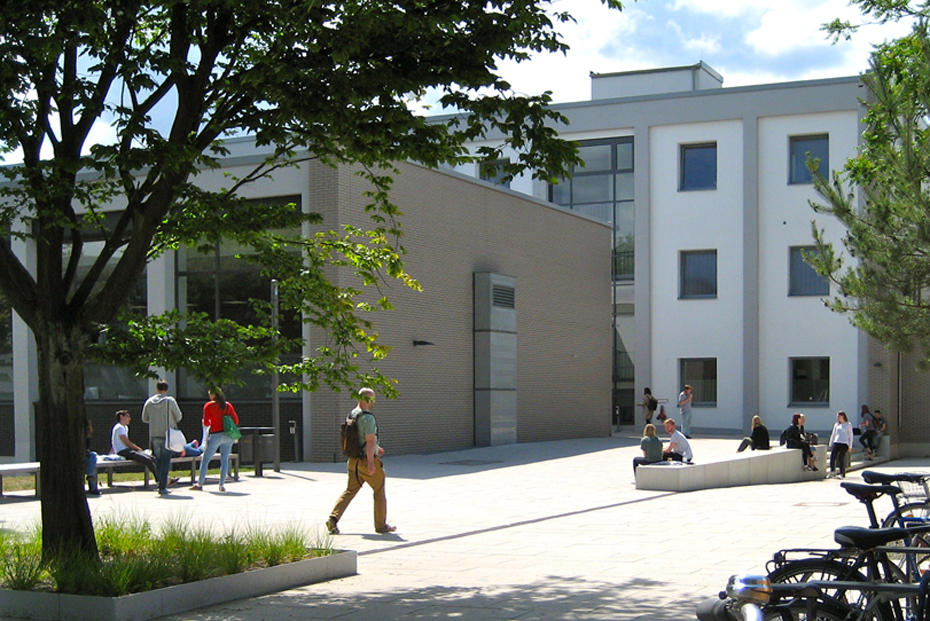 The Department of Law at Freie Universität is located at Van't-Hoff-Str. 8 in Dahlem.