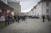 Every year on January 26, members of the university gather at Ihnestrasse 22 to commemorate the victims of National Socialism and the liberation of the concentration camp in Auschwitz-Birkenau.