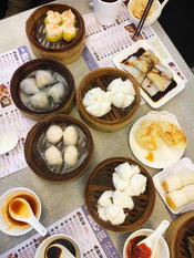 A favorite table spread here: Traditional dim sum, different steamed and fried specialties.