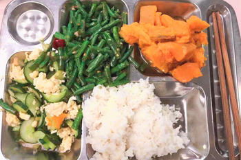 A typical meal at the university cafeteria.
