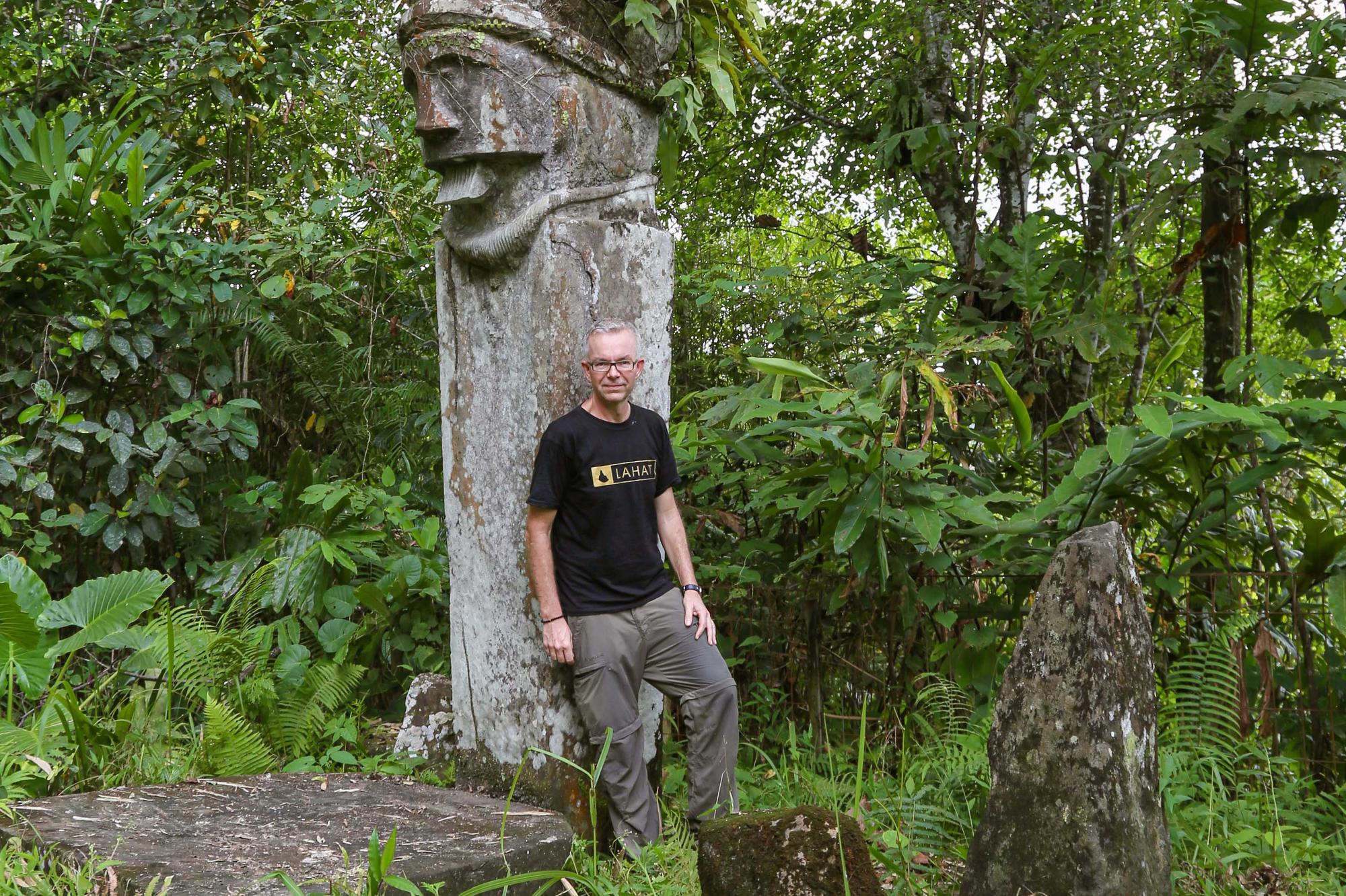 Megaliths are still an important aspect of life in some regions of Indonesia. Dominik Bonatz, pictured here on the island of Nias, is conducting research on these stones as part of a new research project.
