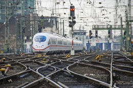 On track for the future. Deutsche Bahn AG plans to use quantum-assisted algorithms to optimize train schedules.