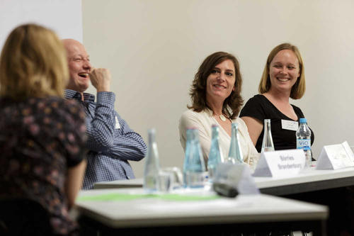 The alumni confirmed that looking back, having the courage to break with the old or to take an indirect path always yielded key experiences for their careers and their lives in general.