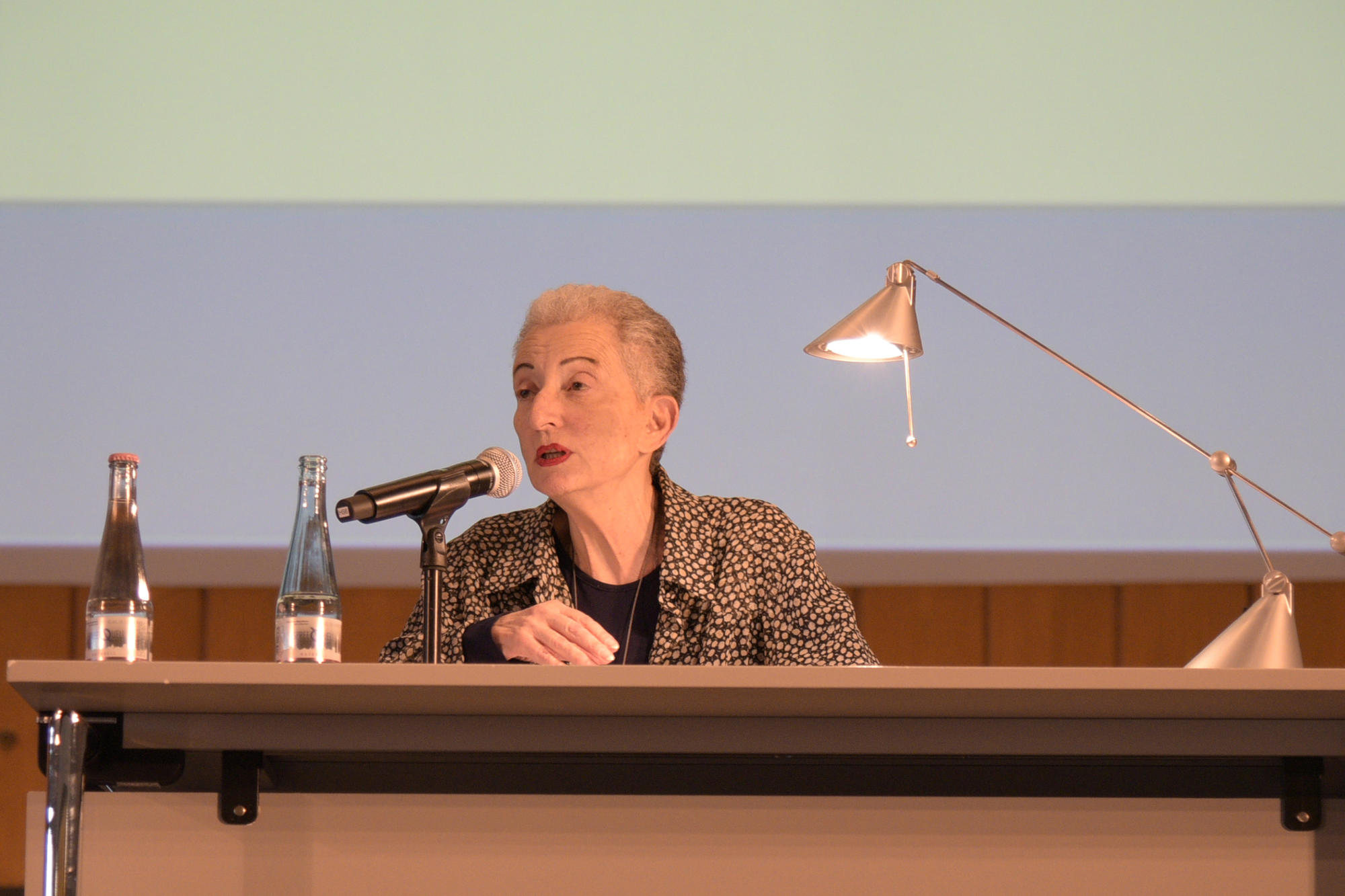 Hélène Cixous delivered the Hegel Lecture at Freie Universität Berlin on May 11, 2016.