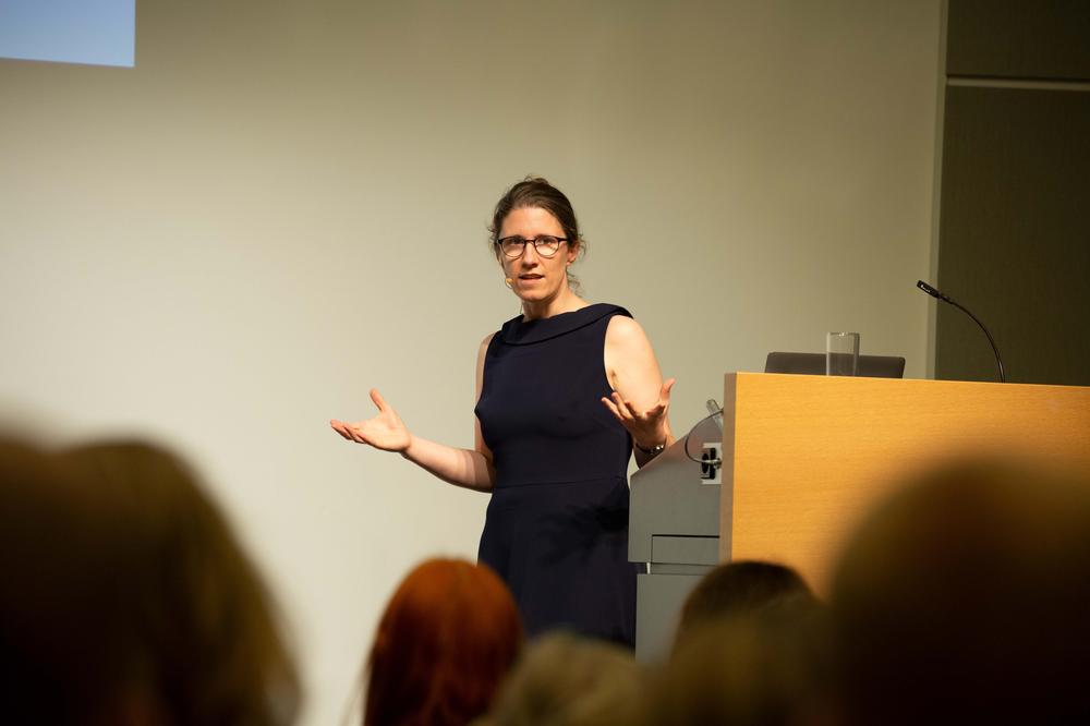 Professor of philosophy Barbara Vetter receives the Leibniz Prize 2026.