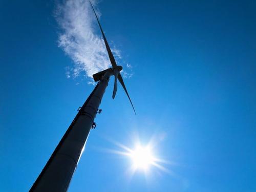 The “big wheel” turns in Germany: According to calculations by the Strom-Report portal, about 45 percent of the wind turbines installed in Europe are located in Germany.