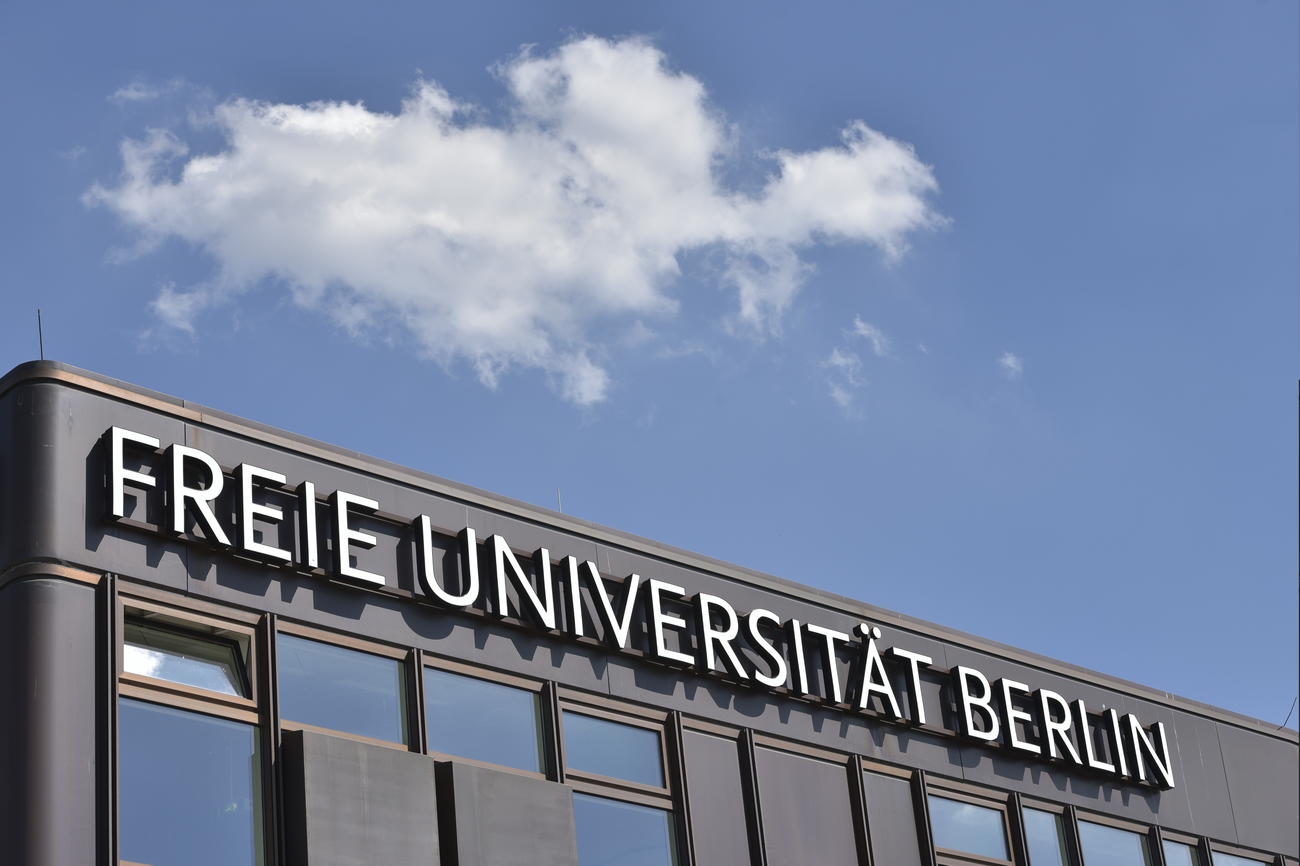 Staying informed about Freie Universität