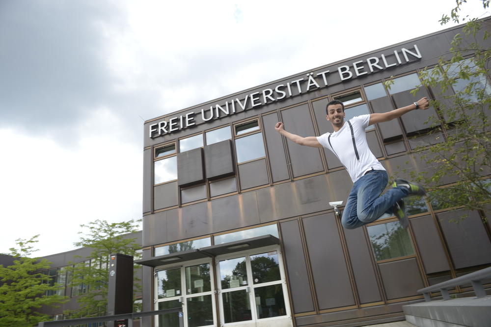 Naji El Choubassi in front of his alma mater during a photoshoot for the Freie Universität Office of News and Public Affairs.