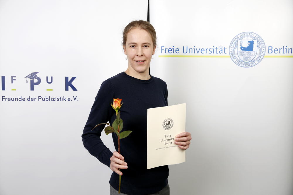 Elke Kögler auf ihrer Studienabschlussfeier im Februar 2018.