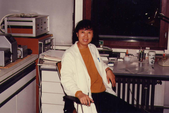 Ein Abend im Jahr 1990 im Labor der AG Elektrochemie an der Freien Universität