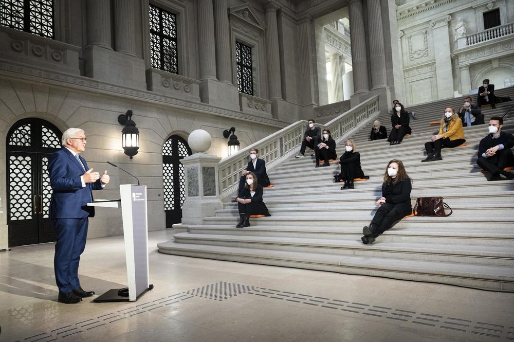 President Frank-Walter Steinmeier during a talk with students