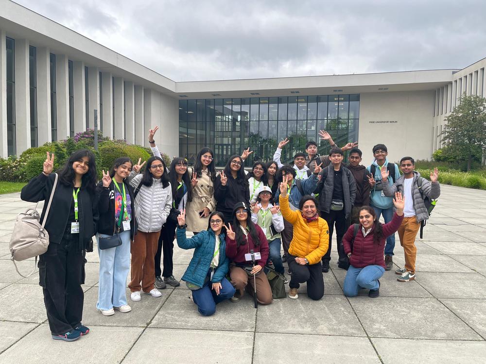 BKD students visit FU
