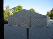 Example of a tent on the forecourt of Boltzmannstraße