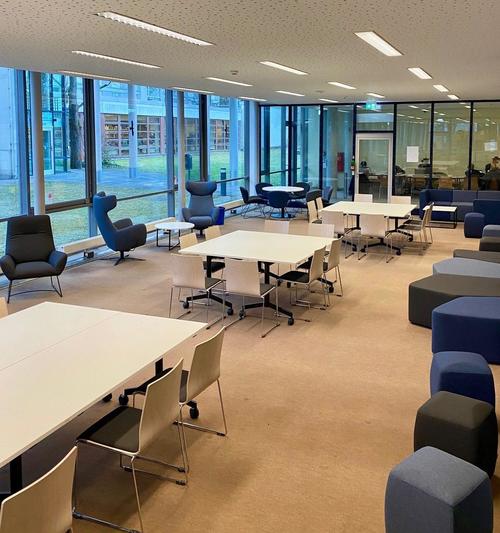 Library of Social Sciences and East European Studies (Ihnestr. 21)