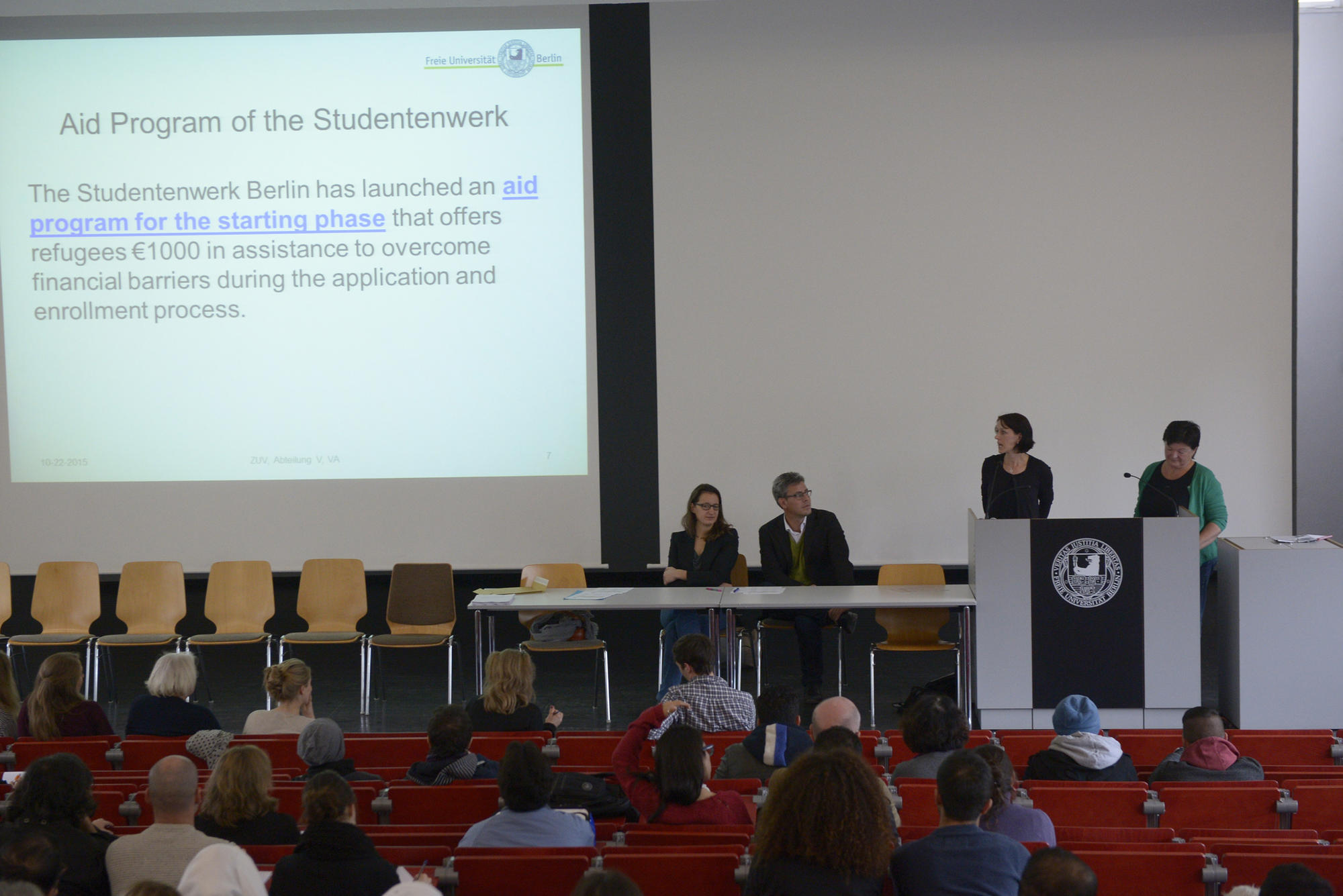 Around one hundred refugees interested in studying at Freie Universität made their way to the Henry Ford Building to learn more about the program.