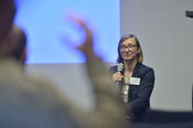 The chemist Dr. Laura Hartmann told the audience about her academic career.
