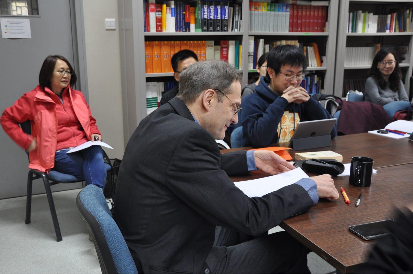 PD Dr. Michael Jaeger during his talk about the "Fire Machines" Goethe and Marx.