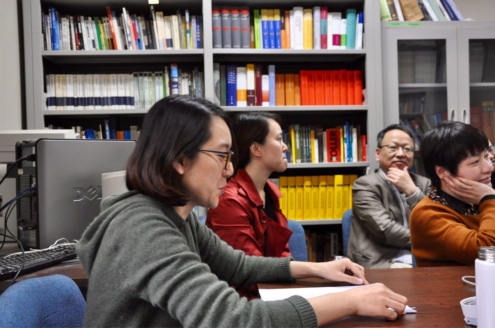 Dr. LU Baiyu, ZDS coordinator, talking about Lessing's "Nathan the Wise".