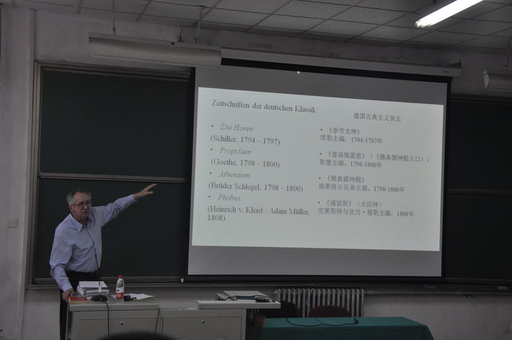 Prof. Osterkamp during his talk "The cult of the Greeks in the German Literature".