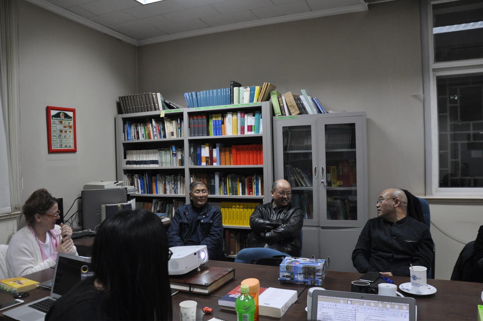 Prof. Dr. Almut Renger during her talk about the globalization of the concept of 'enlightenment'.