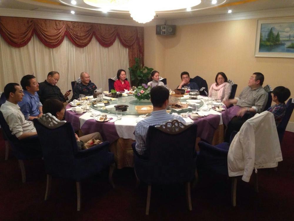 After the Salon the discussion continues during dinner: April 2016.