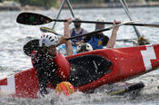 The University Sports Center offers numerous opportunities for keeping fit. Basketball, beach volleyball, sailing, surfing, and yoga are just a few of the many possibilities.