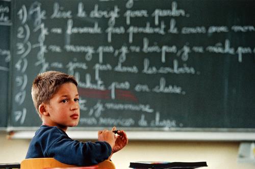 Each year several thousand elementary and high school students, teachers, and other individuals attend learning events held by Freie Universität.