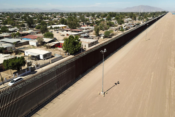Liberalismus in Bedrängnis: Etwa wenn Populisten Grenzen schärfer ziehen, wie Donald Trump zwischen Mexiko und Kalifornien. Das Bild zeigt den Grenzzaun.