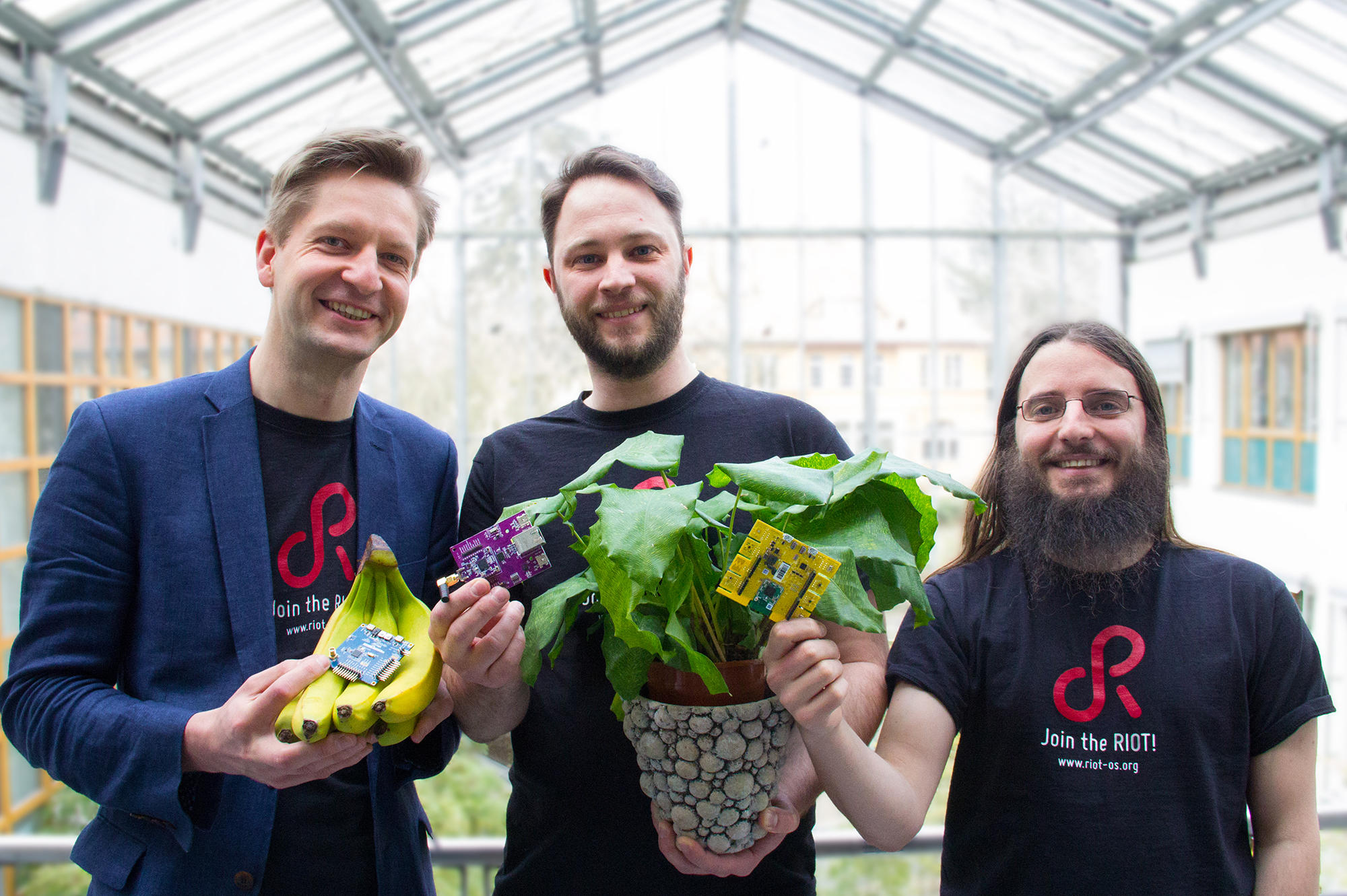 Für die Validierung eines App-Stores für das Internet der Dinge auf Basis des offene Betriebssystems RIOT, erhielt das Institut für Informatik der Freien Universität zusammen mit der HAW Hamburg und dem Fraunhofer FOKUS-Institut 1,8 Millionen Euro.