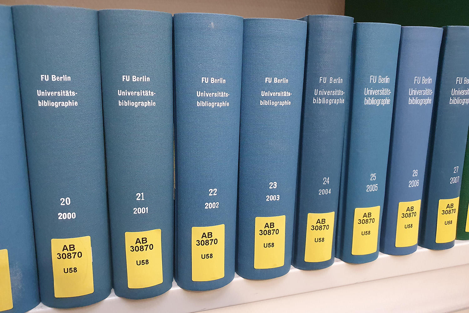 Bücher in einem Regal