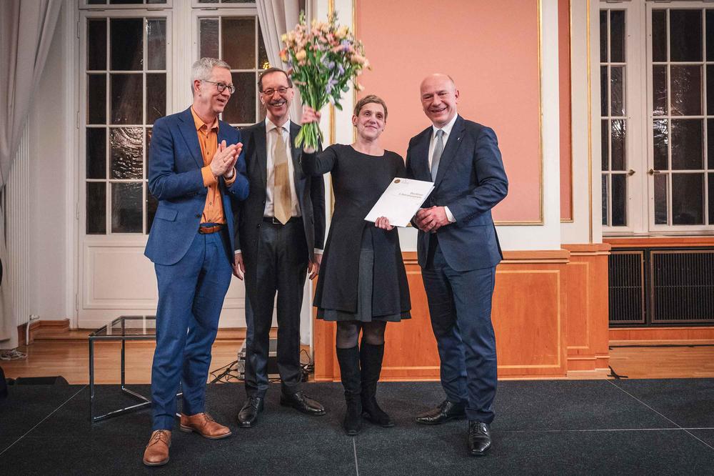 Der Berliner Literaturpreis 2024 ging an die Autorin Felicitas Hoppe.