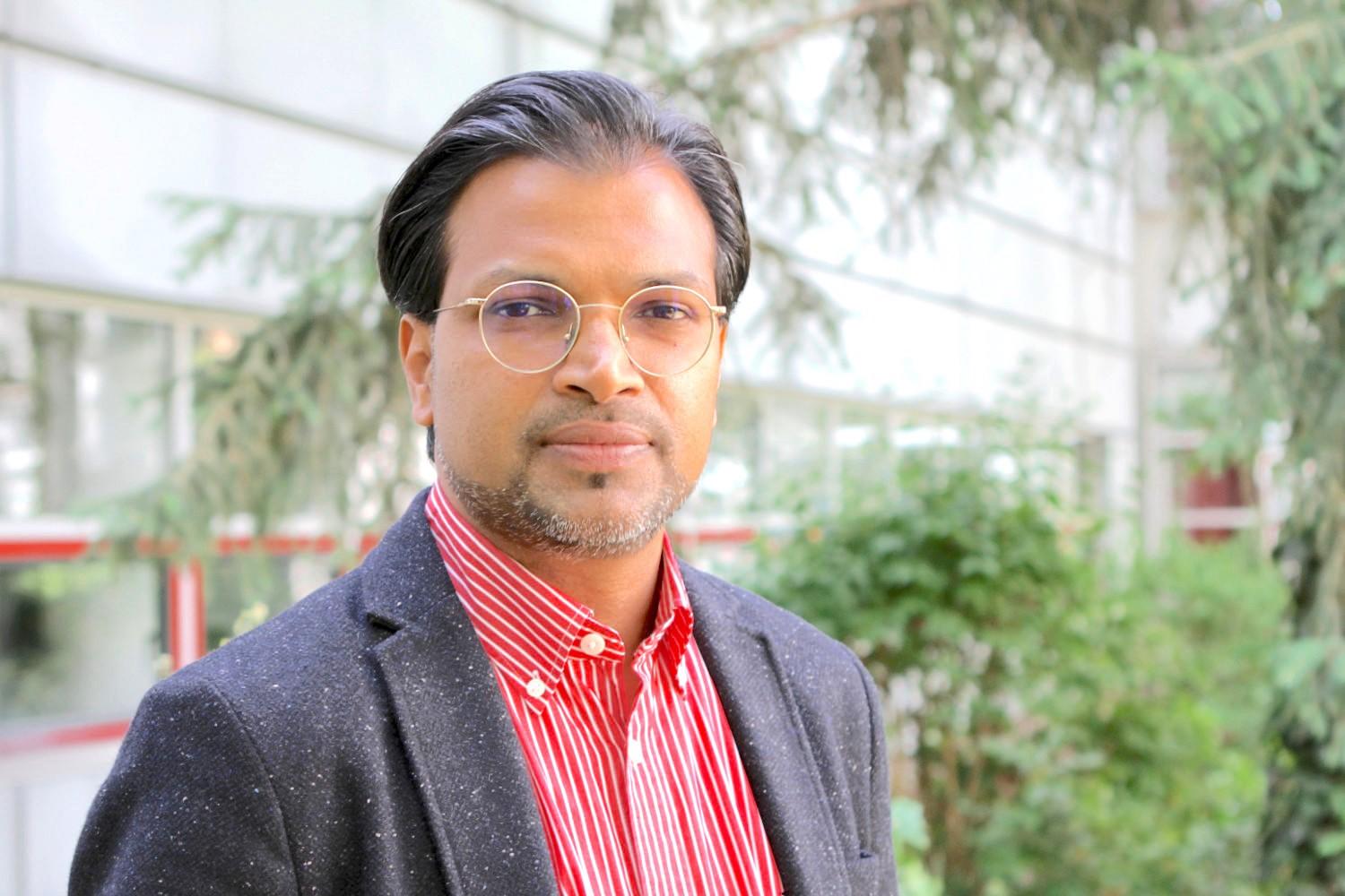 Der experimentelle Biophysiker der Freien Universität Berlin, Prof. Dr. Benesh Joseph, ist von der Boehringer Ingelheim Stiftung mit dem mit 600.000 Euro dotierten Rise up!-Grant ausgezeichnet worden.