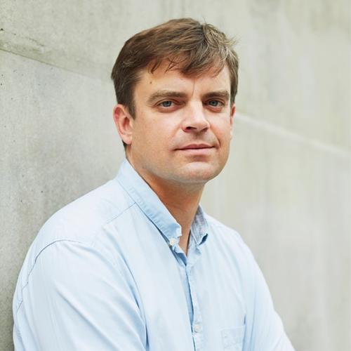 Der Schriftsteller Matthias Nawrat wird auf die Gastprofessur für deutschsprachige Poetik berufen.