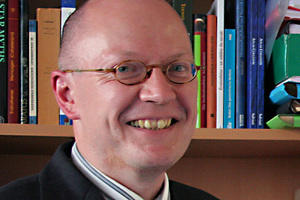 Klaus Geus lehrt Historische Geographie des antiken Mittelmeerraumes an der Freien Universität Berlin