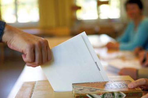 Wahlen sind essenzielle Bestandteile der Demokratie. Wahlbeobachtung ist daher zu einer wichtigen Aufgabe internationaler Organisationen geworden.