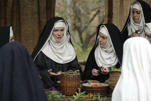 Auch das Leben der Benediktinerin Hildegard von Bingen war Vorlage für das Kino, umgesetzt von der Regisseurin Margarethe von Trotta mit dem Titel Vision – Aus dem Leben der Hildegard von Bingen.