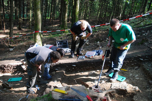Am niedersächsischen Harzhorn fanden Hobbyarchäologen im Sommer 2008 ein römisches Schlachtfeld – ein Team von Experten begann daraufhin mit der Erforschung des Sensationsfundes.