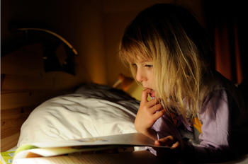 Utterly immersed: A good book can make us forget everything around us. Scientists call this state of intense reading “immersion.” Concentrating on reading affects a person’s heart rate, certain regions of the brain, and more.