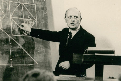 Philosophieprofessor Hans Leisegang, promovierter Physiker und Autor zahlreicher Bücher, lehrte seit 1948 an der Freien Universität.