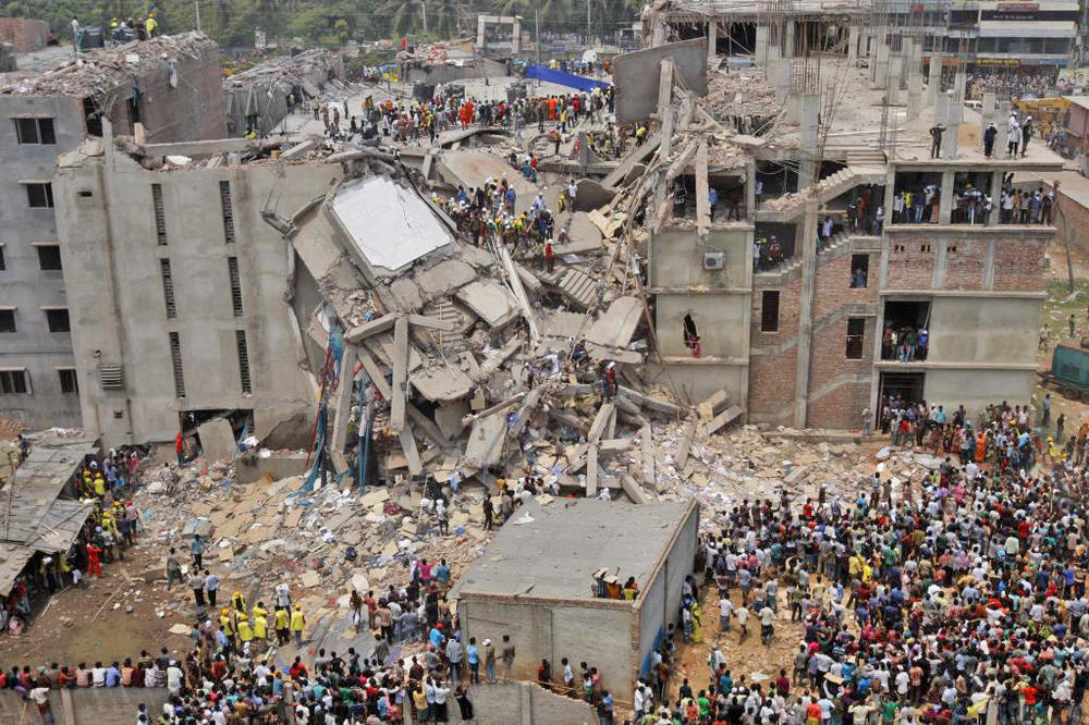 Massengrab: Beim Einsturz der Textilfabrik Rana Plaza in Bangladesch verloren 1136 Menschen ihr Leben, mehr als 2500 wurden verletzt.