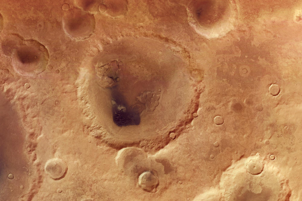 Neukum-Krater: Der 102 Kilometer große Einschlagskrater auf dem Mars wurde im September vergangenen Jahres nach dem renommierten Planetologen benannt.