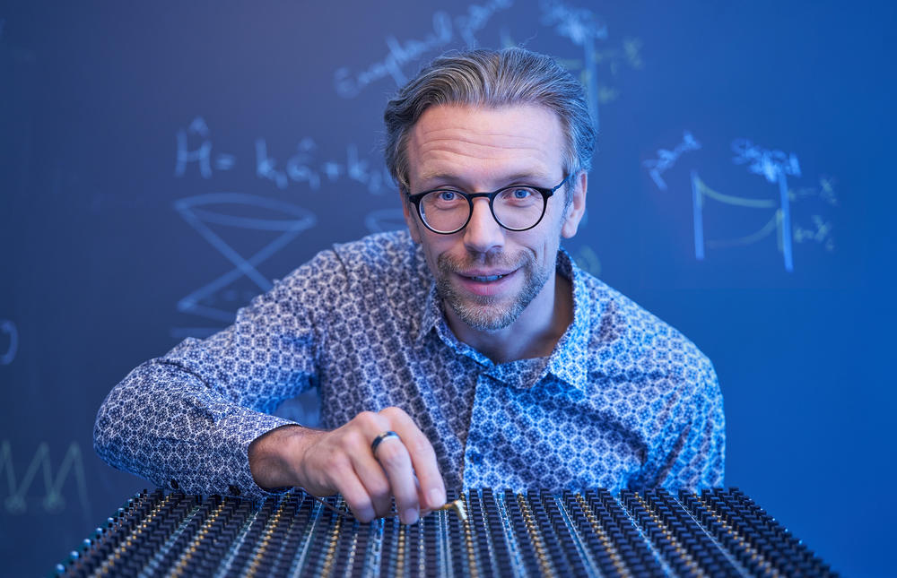 Kreativer Physiker: Professor Titus Neupert von der Universität Zürich ist Klung-Wilhelmy-Wissenschaftspreisträger 2019.
