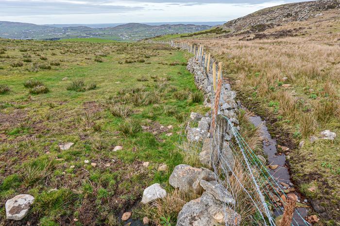 Die Grenze zwischen der Republik Irland und der Provinz Nordirland (hier in der Nähe von Jonesborough im nordirischen County Armagh) markiert vom 1. Januar 2021 an die Außengrenze der Europäischen Union.