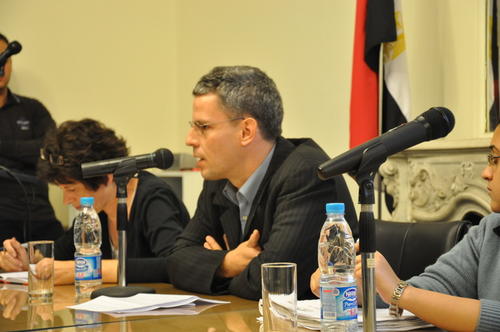 Blick nach vorn: Florian Kohstall, Leiter des Verbindungsbüros der Freien Universität in Kairo, moderierte die Veranstaltung.
